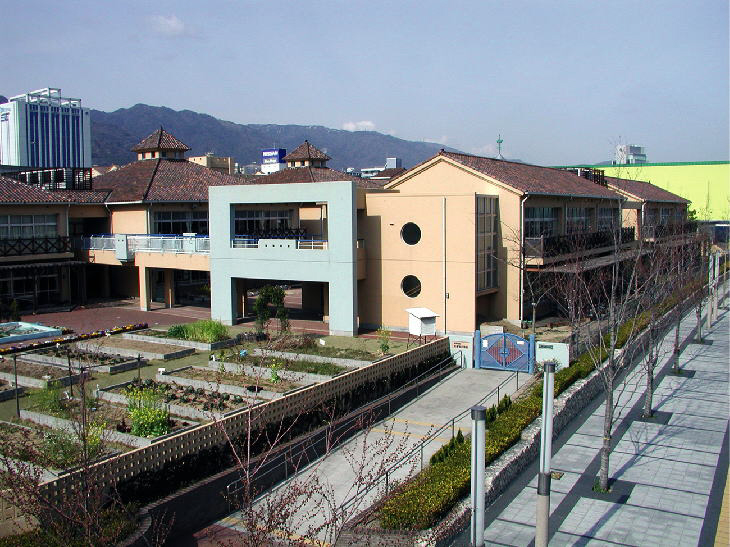 Primary school. Nagisa to elementary school (elementary school) 760m