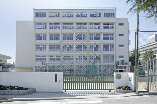 Junior high school. Fukiai 983m until junior high school (junior high school)