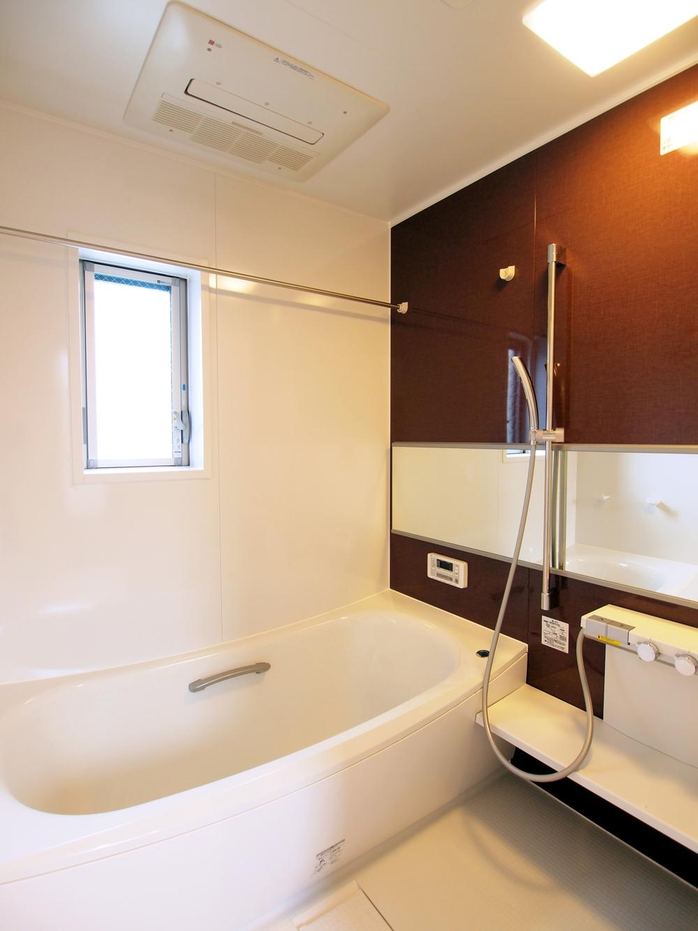 Bathroom. Bathroom one tsubo size. It is comfortable and welcoming breadth in adults. 