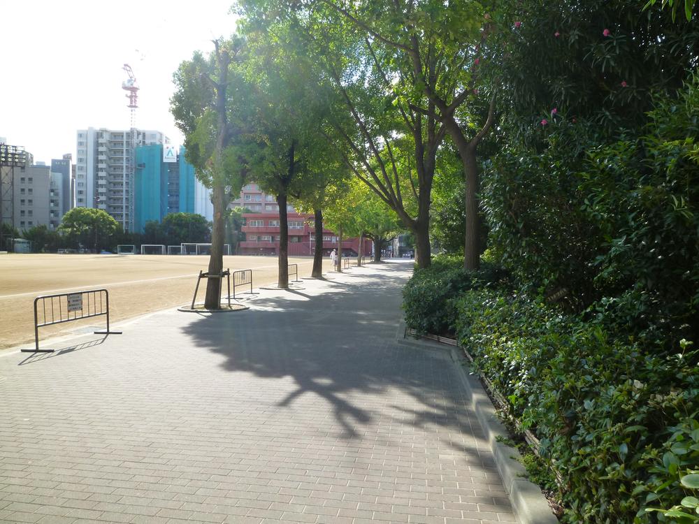 park. 320m until Isogami park