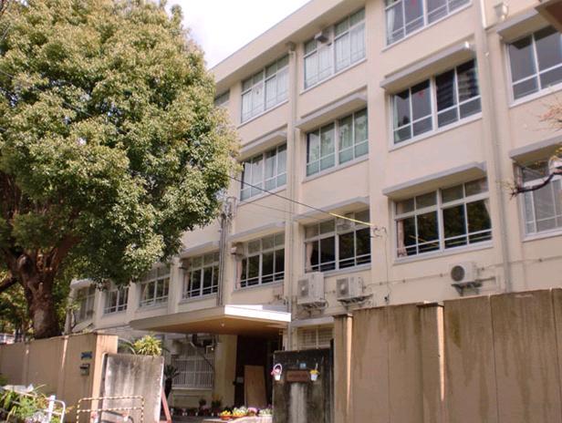 Primary school. 670m until Kobe Tatsukumo in elementary school