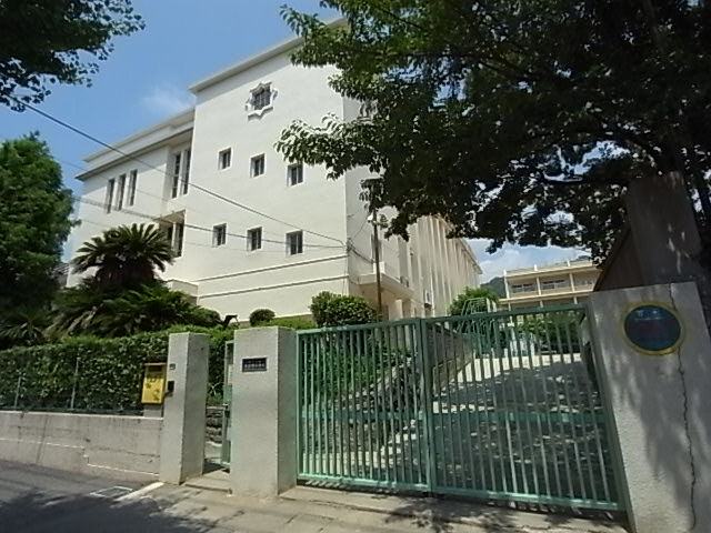 Primary school. Kasugano to elementary school (elementary school) 280m