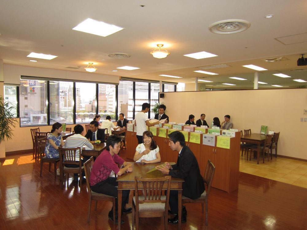 exhibition hall / Showroom. Asahi housing Kobe Information Center