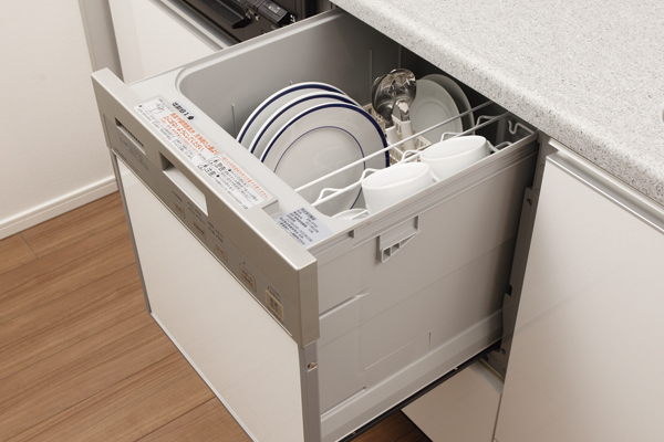 Kitchen.  [Slide-type dishwasher] Dishwasher are available. Efficiently, Also has excellent water-saving effect on top I'll wash a lot of dishes. Also, Because of the sliding, It is possible and out of in a comfortable position ( ※ 18)