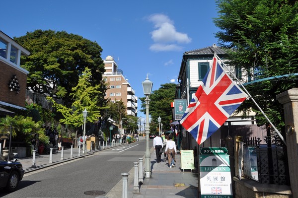 Surrounding environment. Kitano Ijinkan Street (a 9-minute walk ・ About 670m)