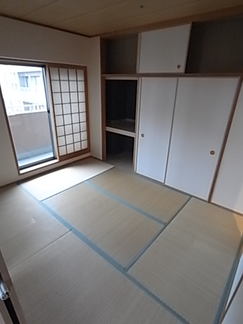 Chuo-ku Kobe, Hyogo Prefecture Wakinohamakaigandori 4
