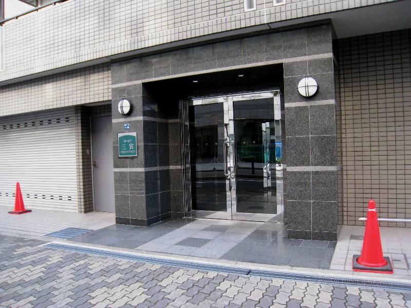 Entrance. Itopia Sannomiya Urban stage Common areas