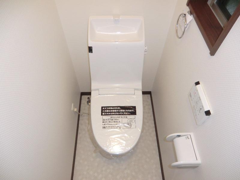 Toilet. Miyamoto through 2-chome, detached toilet