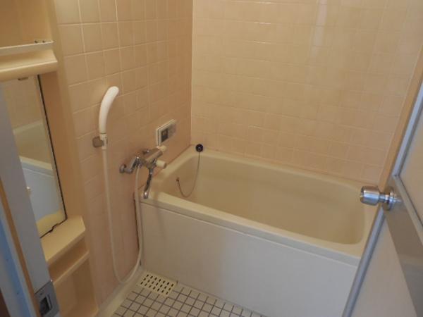 Bathroom. With add-fired function! Ofuro to heal fatigue of the day!