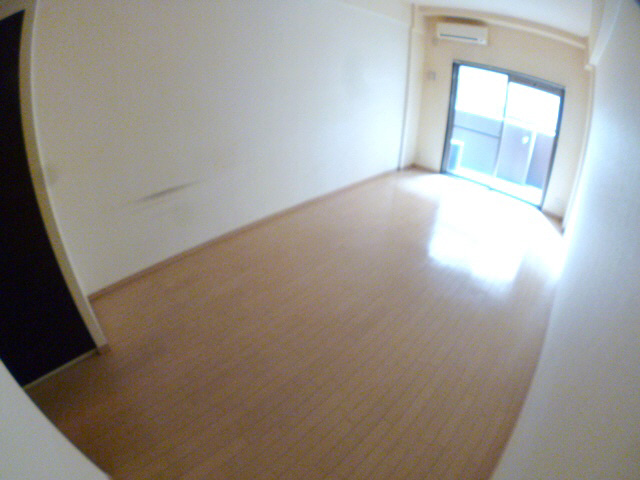 Living and room. It is another type of room image.