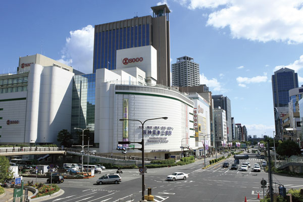 Surrounding environment. traffic, Commerce, service, Sannomiya is living area, which has become a center of Kobe and administrative. Fashion and culture, You can touch the art, You can send the good life (Hanshin "Sannomiya" Station)