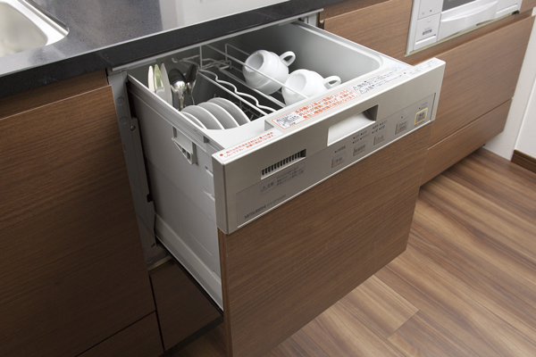 Kitchen.  [Dishwasher] It can be out the dishes in a comfortable position from the top, Slide open type of dishwasher. Low-noise and energy-saving will be realized (same specifications)
