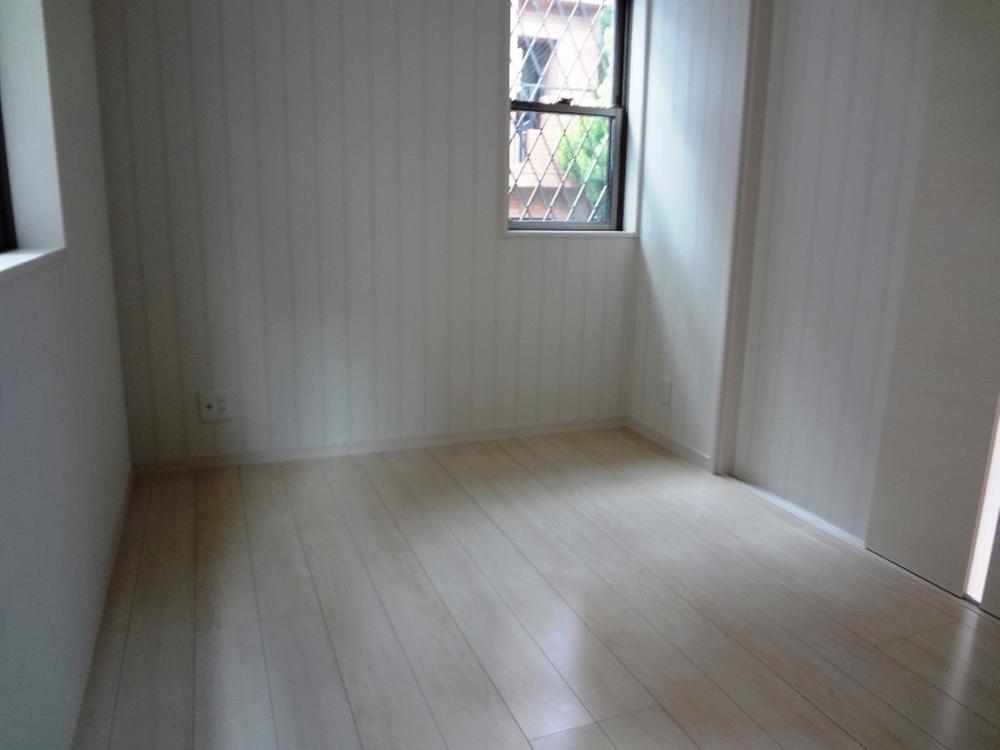 Non-living room. Large Nippon Express 6-chome, newly built single-family Western style room