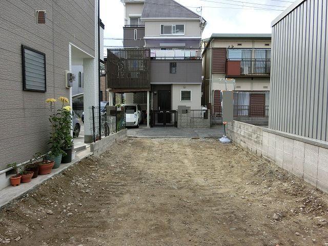 Local appearance photo. Local (11 May 2013) Shooting