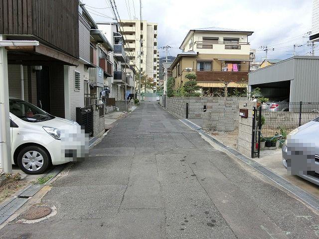 Local photos, including front road. Local (11 May 2013) Shooting