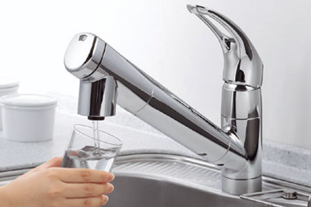 Kitchen.  [Water purification function with hand shower] Cooking, To drink, It is only in a deliciously clean water a plenty of available water purification function integrated hand shower by turning the lever (same specifications)
