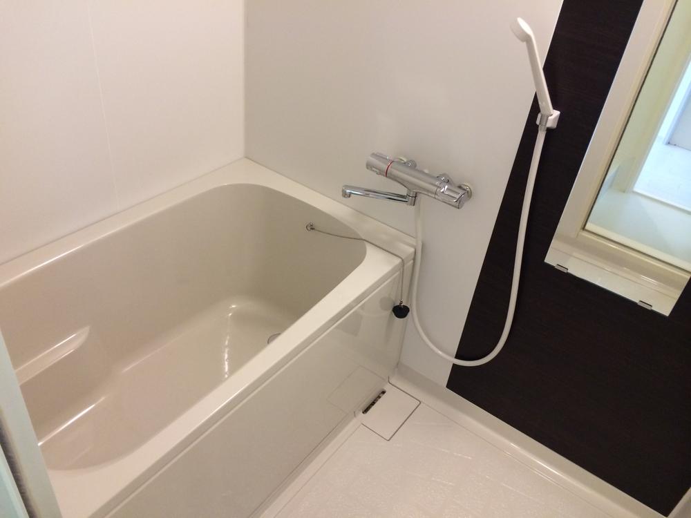 Bathroom. Local (12 May 2013) Shooting