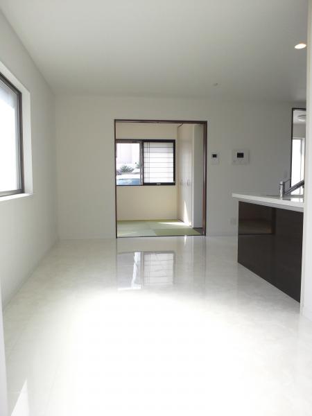 Living. It finished very well goods in the flooring use of marble! 