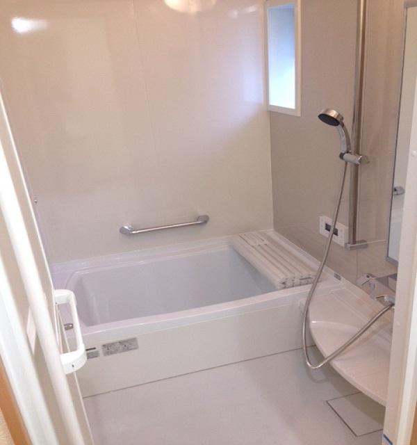 Bathroom. Kawakku is the adoption of the system bus. 