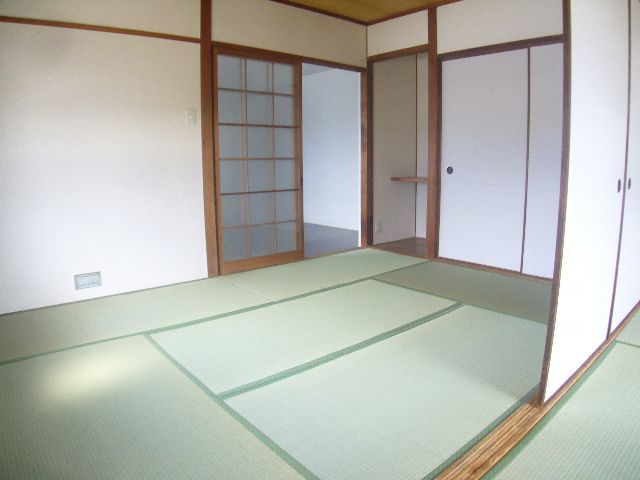 Living and room. There are also closet in Japanese-style room