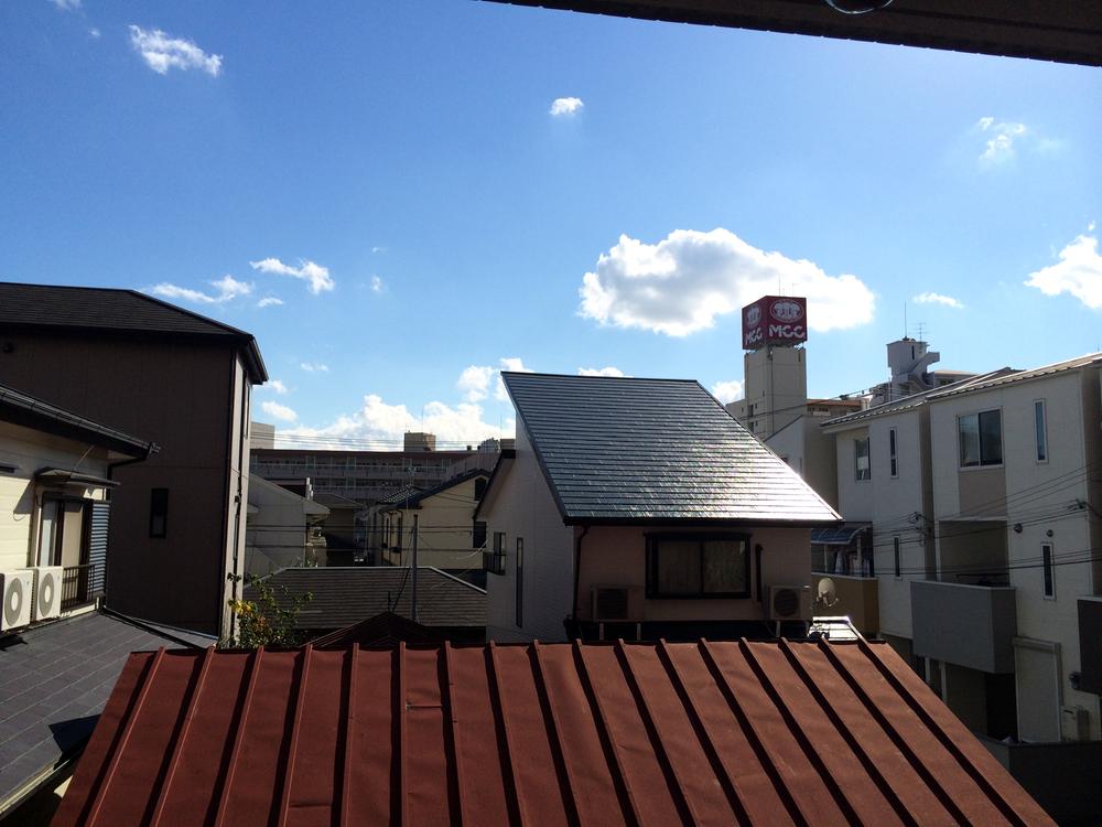 View photos from the dwelling unit. View from the site (November 2013) Shooting