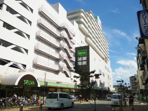 Local appearance photo. On top of the shopping center Selva