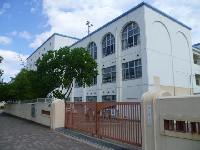 Primary school. Motoyama 1100m to the second elementary school