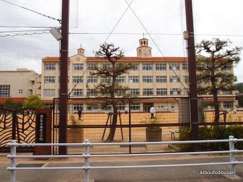 Primary school. 773m to Kobe Municipal Honjo elementary school