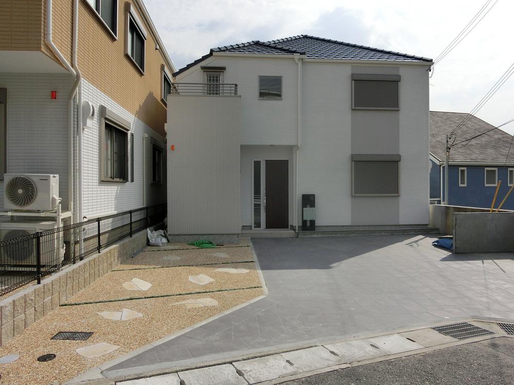 Local appearance photo. Local (10 May 2013) Shooting Design that does not come simple modern tired!  Building frontage widely is positive per ventilation good.  You can see the same day. 