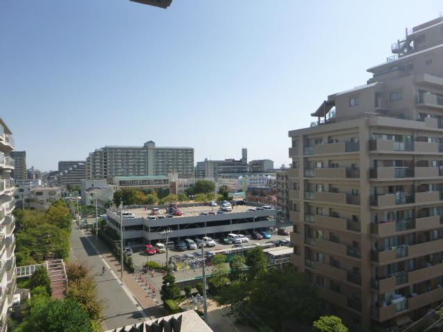 View photos from the dwelling unit.  ■ View photos (east)