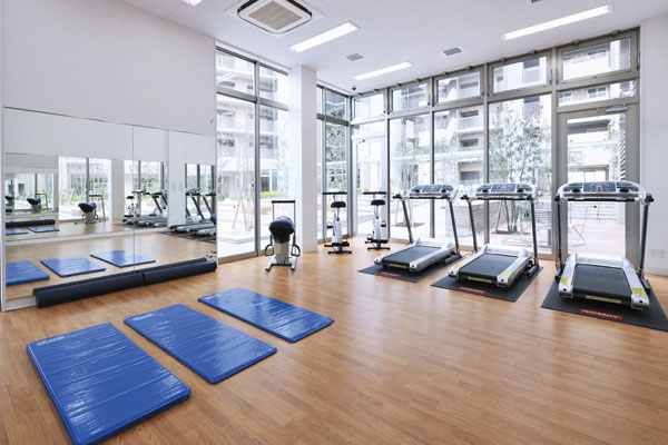 Shared facilities.  [Fitness room] You can yoga and training in the apartment may not attend to the gym
