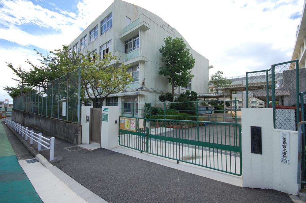 Primary school. 1600m Kobe Tatsuuzu until Forest Elementary School