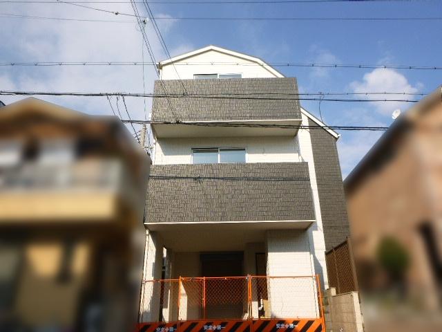 Local photos, including front road.  ■ Appearance we completed!  ※ Also it offers preview room