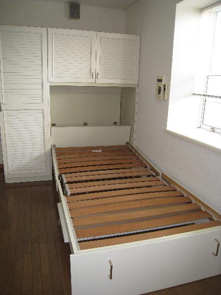 Other Equipment. Murphy bed