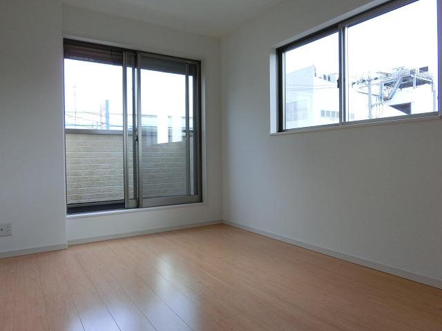 Non-living room. Indoor (11 May 2013) Shooting