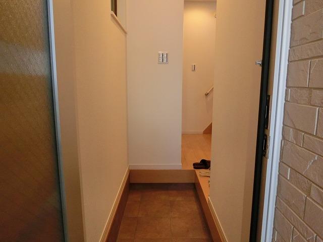 Entrance. Local (11 May 2013) Shooting