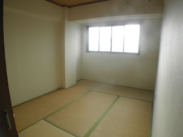 Living and room. Highly popular as the bedroom Japanese-style