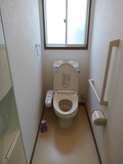 Toilet.  ■ Second floor Washlet toilet