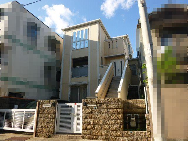 Local appearance photo.  ■ 2000 Built ■ Esubaieru Ltd. Construction