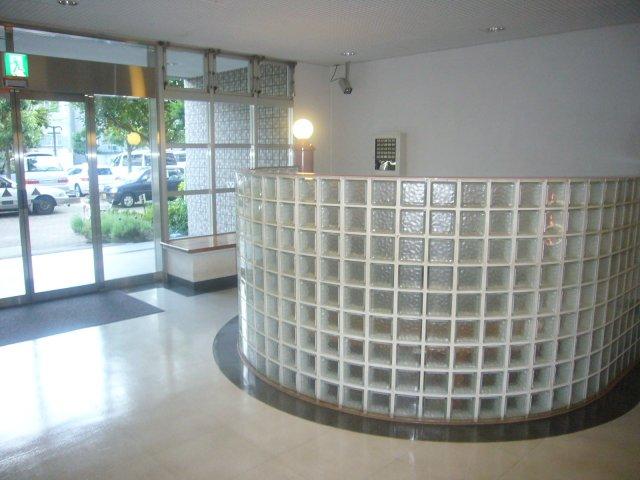 Entrance. Common areas