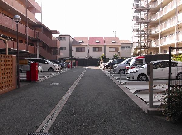 Parking lot. Monthly 5,000 yen ~ There are 8000 yen.