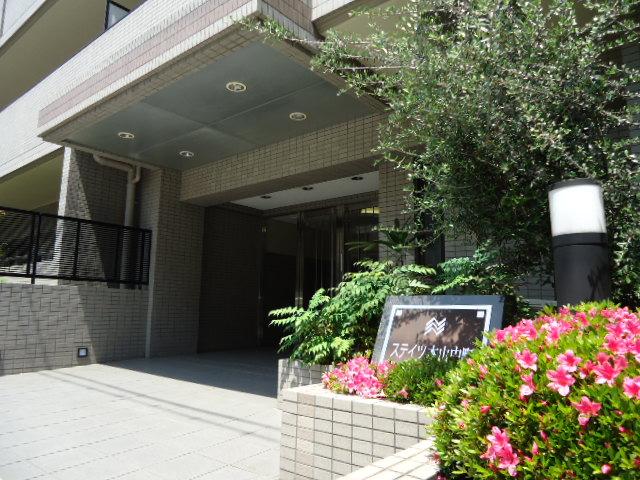 Entrance. Common areas