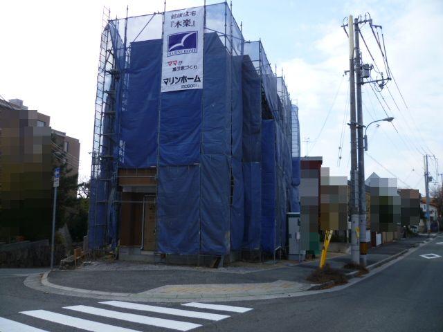 Local photos, including front road.  ■ North-South double-sided road (before the No. 1 point)