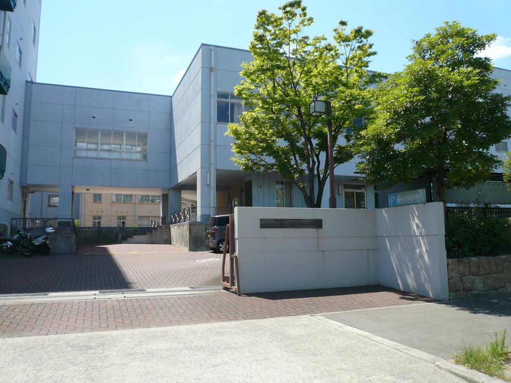 high school ・ College. 452m to Kobe Municipal Rokko Island High School