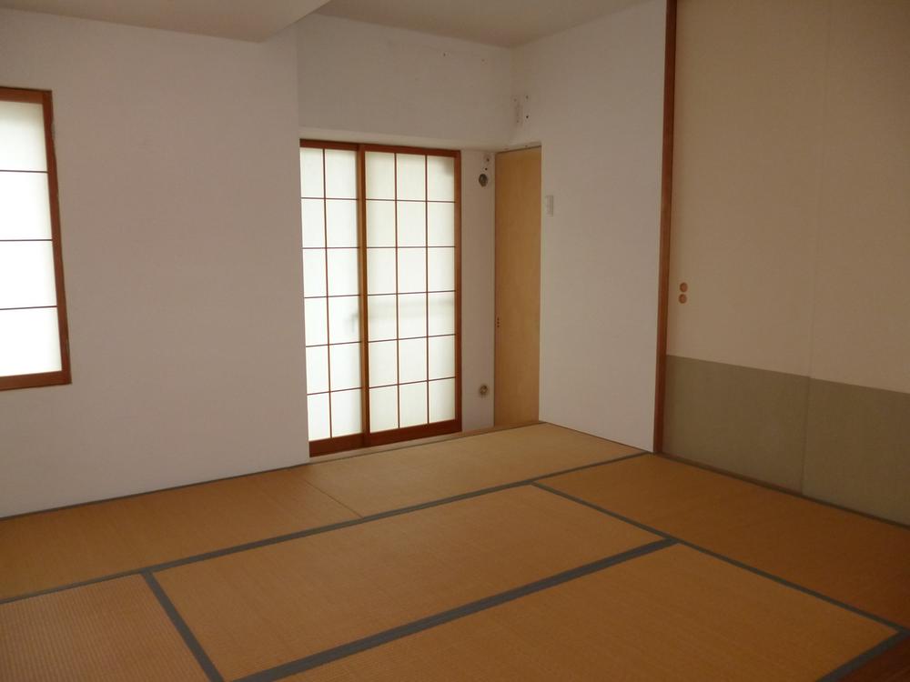Other introspection. "During the tatami" is, Pesticide-free domestic tatami Use the Kenko Ueda tatami! Guests can comfortably in a natural material. ( ※ Tatami upstairs tearoom also same specifications)