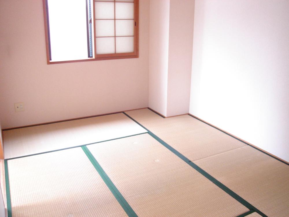 Other room space. Day good Japanese-style room