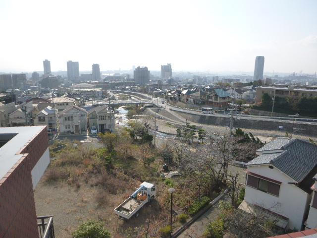 View photos from the dwelling unit.  ■ Overlooking the Sumiyoshi River from the roof balcony