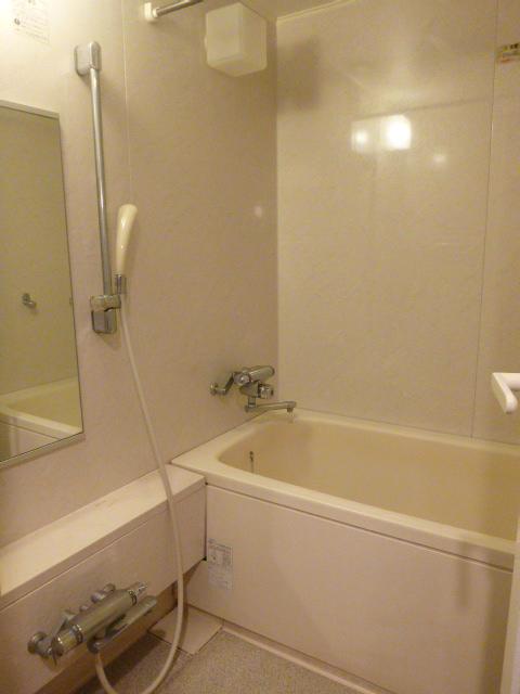 Bathroom.  ■ Bathroom (add cook, With dryer)