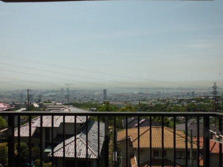 View photos from the dwelling unit. The weather is nice, You can overlook the Kobe port!