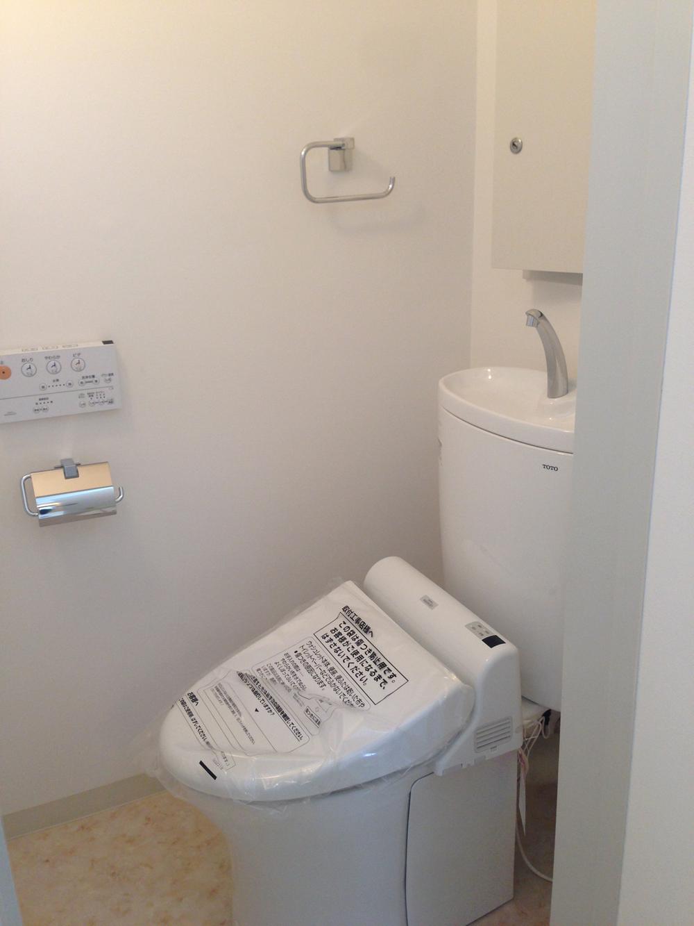 Toilet. Toilet (December 2013) Shooting